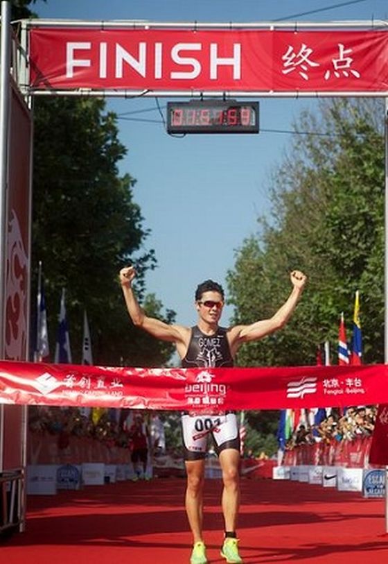 Javier Gomez trionfa al Bejing International Triathlon 2013