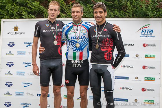 Il podio maschile dei Campionati Italiani di triathlon sprint 2013 di Lovadina (foto FITri.it)
