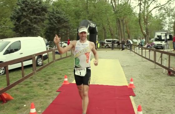 Massimo Cigana vince il 2° Irondelta Triathlon Medio di Primavera