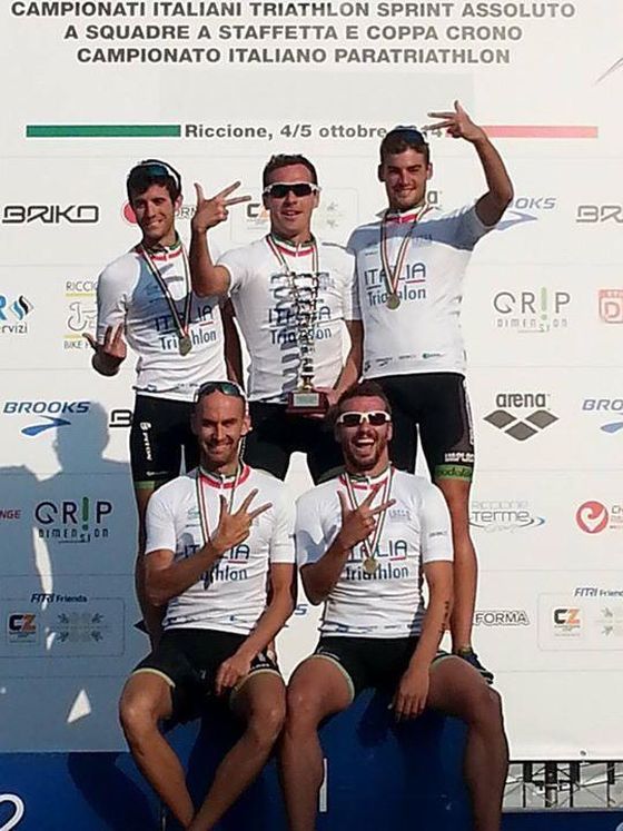 I 5 portacolori della 707 trionfatori alla Coppa Crono Triathlon 2014 di Riccione