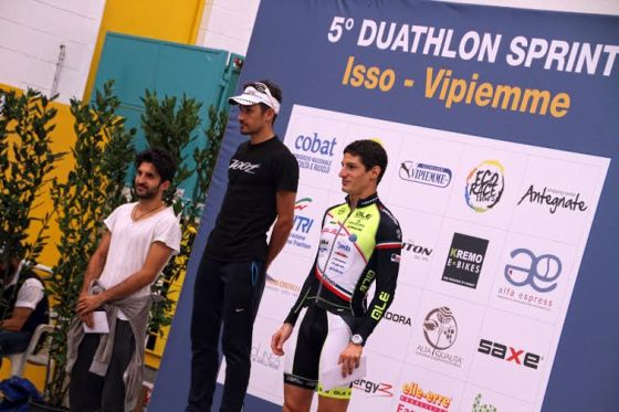 Il podio maschile del Duathlon Sprint Isso 2014 vinto da Fabio Villari