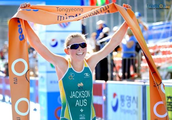 L'australiana Emma Jackson ancora campionessa nell'ITU Triathlon World Cup Tongyeong 2014