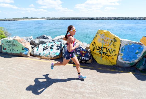 Radka Vodickova vince l'Ironman 70.3 Port Macquarie 2014