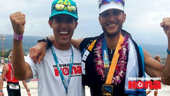 Daniele Demartis (Triathlonpoint.com-FCZ.it) accoglie il suo amico Enzo Bergamo, 1° italiano all'Ironman Hawaii 2014