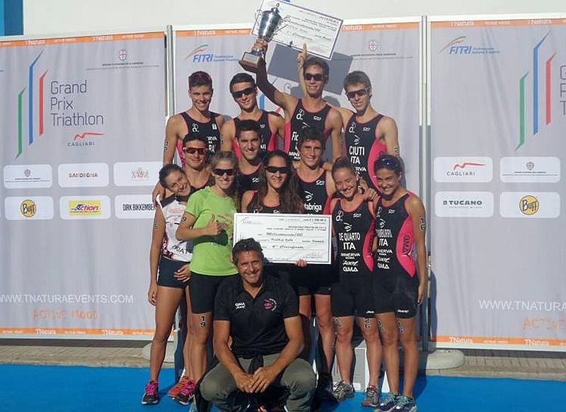 La squadra maschile della Minerva Roma trionfa al Grand Prix Triathlon Italia 2015