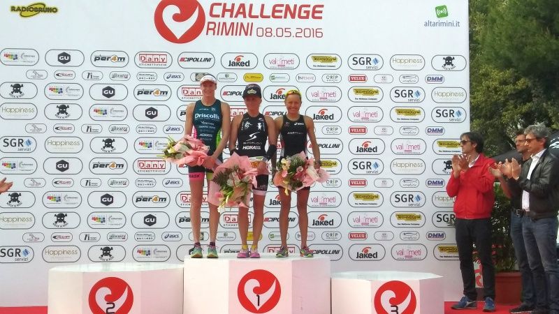 Il podio femminile del Challenge Rimini 2016 vinto dall'olandese Yvonne van Vlerken