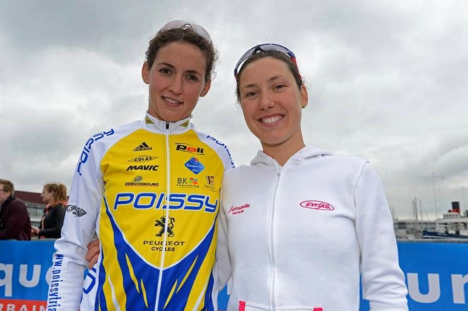 Vicky Holland, a sinistra, ed Emma Charayron protagoniste al 1° Grand Prix France 2016 di Dunkerque