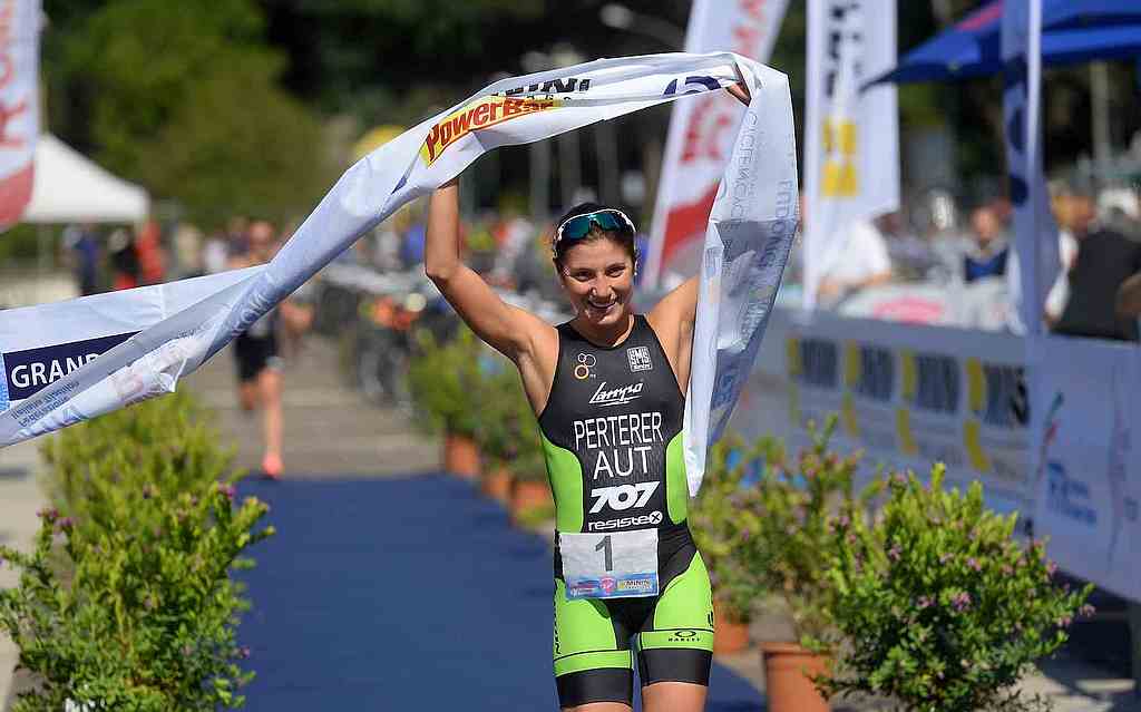 Il trionfo dell'austriaca Lisa Perterer al Grand Prix Triathlon Roma 2016