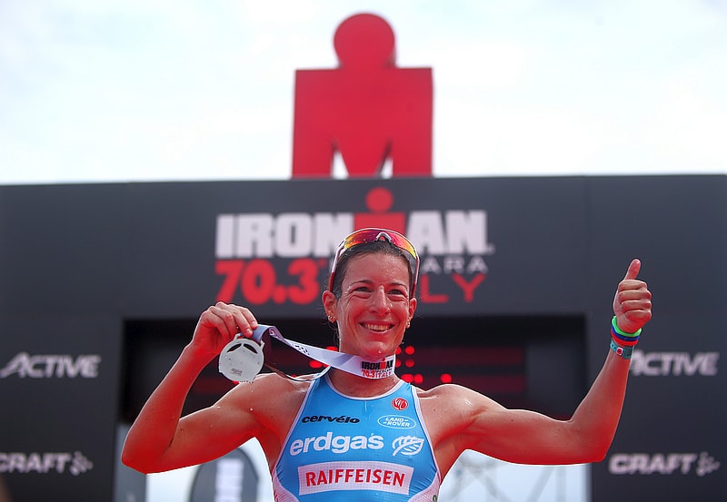 Fenomenale la campionessa olimpica Nicola Spirig che stravince Ironman 70.3 Italy 2016 (Foto: Charly Crowhurst/Getty Images for IRONMAN)