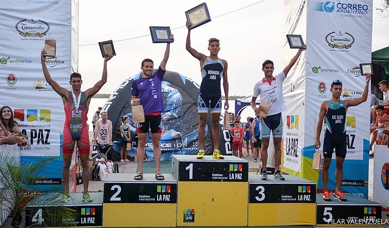 Il podio maschile del 33° Triathlon Internacional La Paz vinto da Flavio Morandini