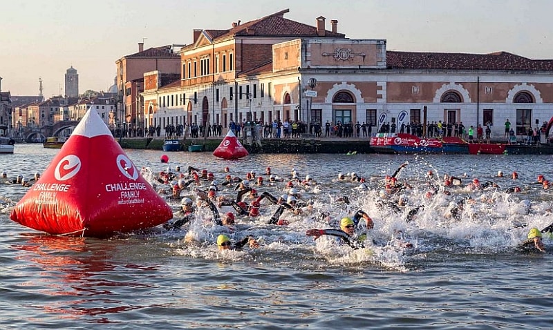 La spettacolare partenza del Challenge Venice 2017 (Foto ©José Louis Hourcade)
