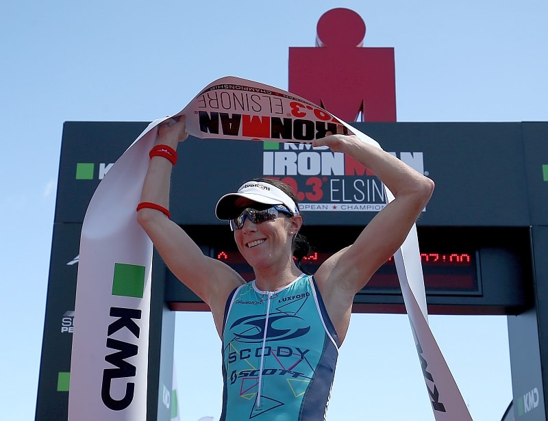Annabel Luxford trionfa all'Ironman 70.3 Elsinore European Championship 2017 (Photo by Nigel Roddis / Getty Images for Ironman)