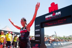 L'austriaca Lisa Hutthaler trionfa nell'edizione 2017 dell'Ironman 70.3 Italy a Pescara