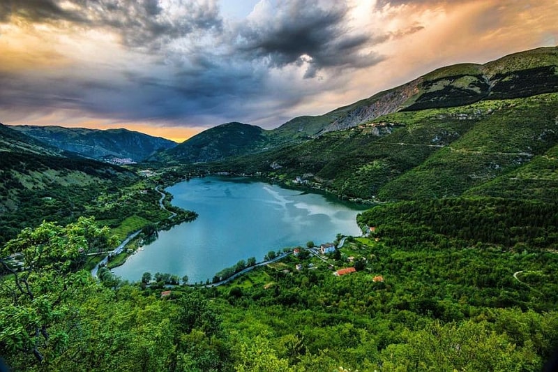 Il Lago del Cuore di Scanno è pronto per accogliere i triatleti del 5° XTERRA Abruzzo Italy