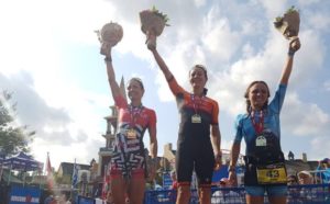 Il podio femminile dell'Ironman Mont-Tremblant 2017: Rachel Joyce, Kim Schwaberbauer e Jennie Hansen (Foto: ©Ironman Mont-Tremblant)