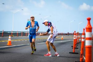 Jan Frodeno e Patrick Lange, il "passaggio del testimone" all'Ironman World Championship Hawaii 2017 (Foto ©Frank Hau)