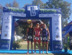 Il podio maschile del TNatura Sardegna 2017, percorso Lite: Matteo Violi (Vis Cortona), Filippo Pradella (Silca Ultralite) e Danilo Brianda (Olbia Nuoto)