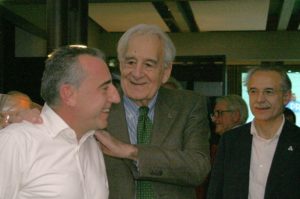 Valter Carnovali con Marco Sbernadori, primo presidente della F.I.Tri., e il dottor Sergio Migliorini