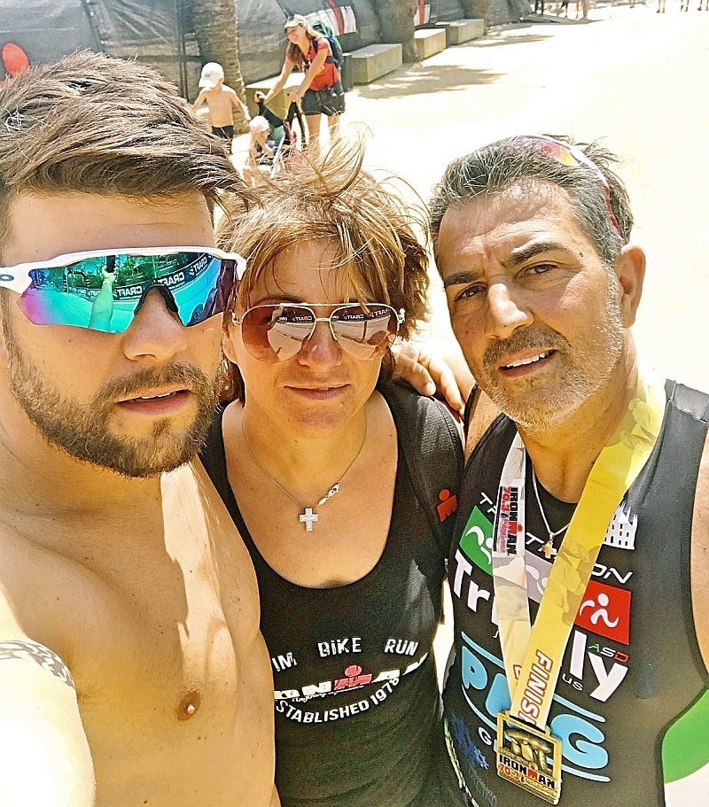 Emanuele Vetere insieme a sua mamma e a suo padre, Salvatore, finisher all'Ironman 70.3 Barcelona 2018