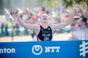 La britannica Vicky Holland vince l'ITU World Triathlon Edmonton 2018 (Foto ©ITU Media / Wagner Araujo)