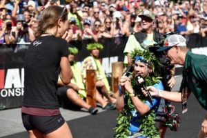 Patrick Lange ha chiesto alla fidanzata Julia di sposarlo subito dopo aver tagliato il traguardo dell'Ironman Hawaii World Championship