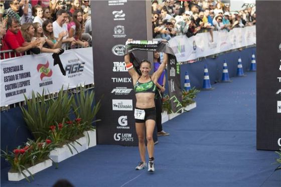 Amanda Stevens vince l'Ironman Brasil 2013