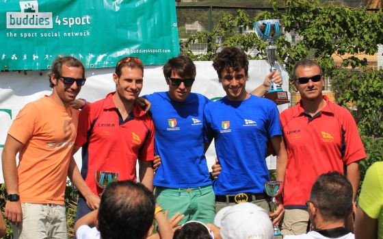 Il podio maschile del 3° Ischia Sunset Triathlon, con Neil MacLeod e Alessandro Fattore