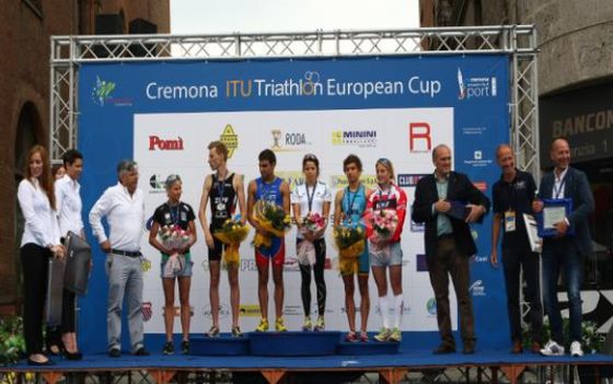 Il podio della gara ITU a Cremona