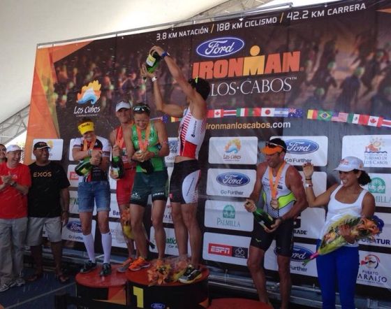 La festa sul podio dell'Ironman Los Cabos 2014