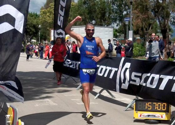 Carmine Rozza conquista il Triathlon Olimpico Baia Domizia