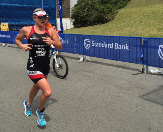 Jodie Swallow vince il suo 5° Ironman 70.3 South Africa