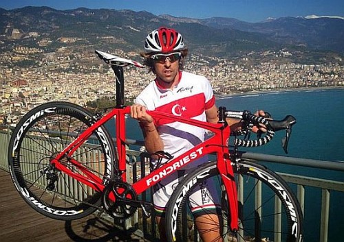 ll triatleta e coach internazionale Andrea Gabba, cuore granata e casacca turca