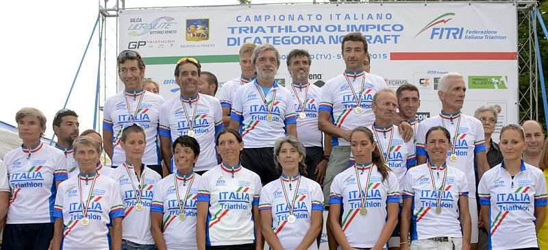I 22 campioni italiani Age Group di triathlon olimpico!