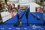 David Hauss si laurea campione europeo di triathlon 2015 a Ginevra e nella gara a squadre fa vincere la sua Francia correndo scalzo! (Ph. Riccardo Giardina/THE SHOT)