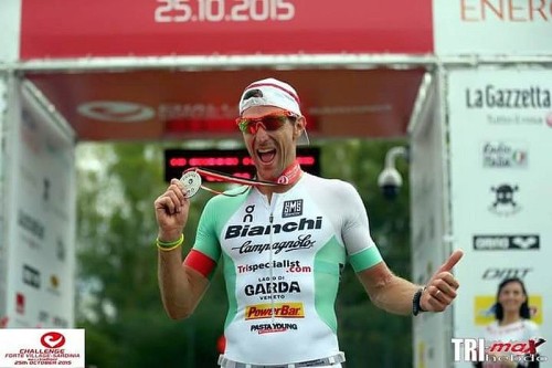 Alessandro Degasperi trionfa al Challenge Forte Village Triathlon 2015!