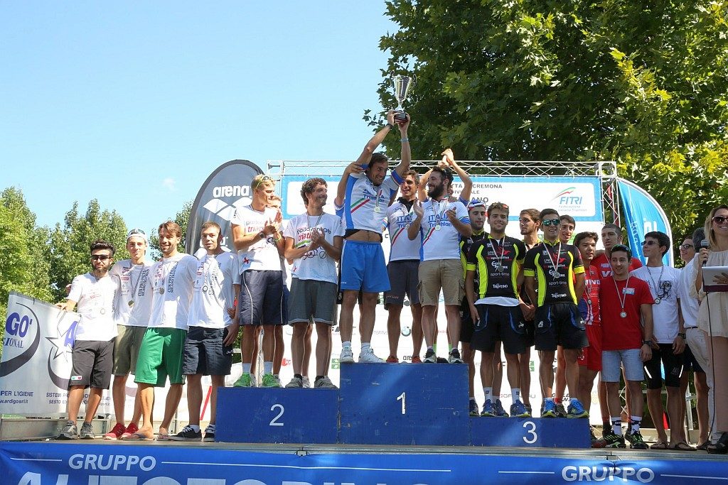 Il podio della Coppa Crono Triathlon Giovani 2015 svoltasi a Cremona