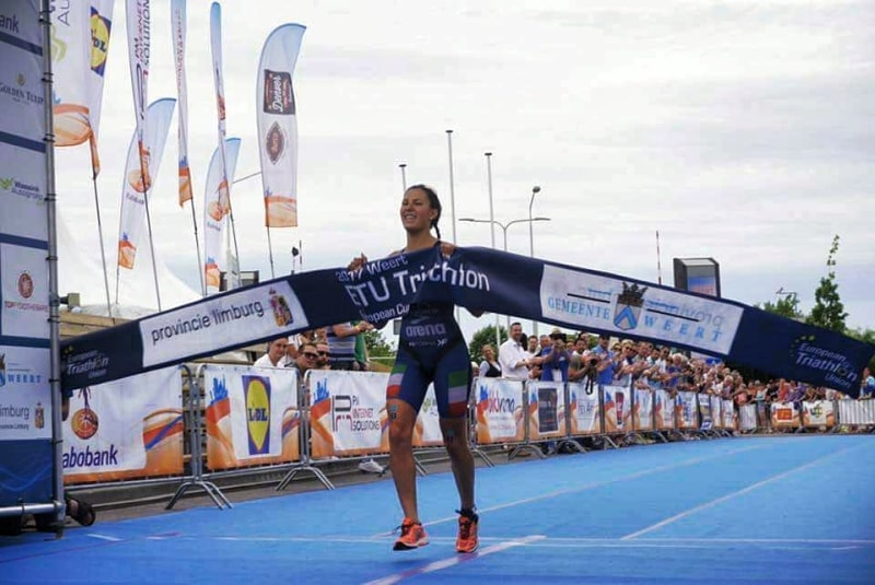 Il trionfo dell'azzurra Angelica Olmo all'ETU Cup Weert Triathlon 2017