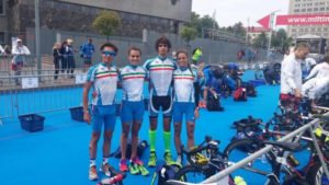 I quattro azzurri Beatrice Mallozzi, Nicolò Strada, Costanza Arpinelli e Davide Ingrilli si classificano quinti nel Panevezys ETU Triathlon Youth European Championships 2017 nella 4xMixed Relay Youth