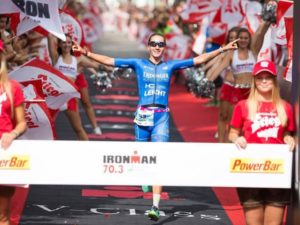 Laura Philipp vince l'Ironman 70.3 Zell am See-Kaprun 2017 (Foto ©Marcel Hilger)
