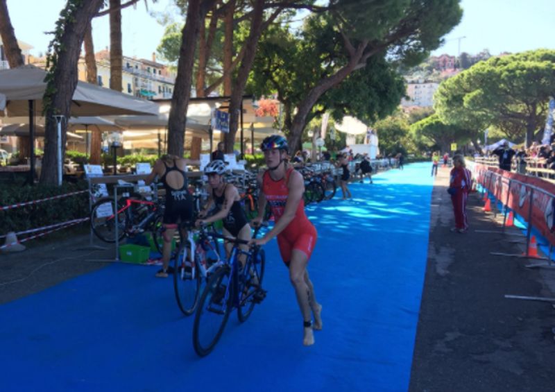 LIVE – Tricolori Elite triathlon olimpico, donne: le prime in T1