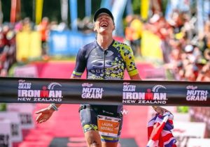 Il trionfo della britannica Laura Siddall all'Ironman New Zealand 2018