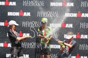 Il podio femminile dell'Ironman Texas 2018 vinto da Melissa Hauschildt