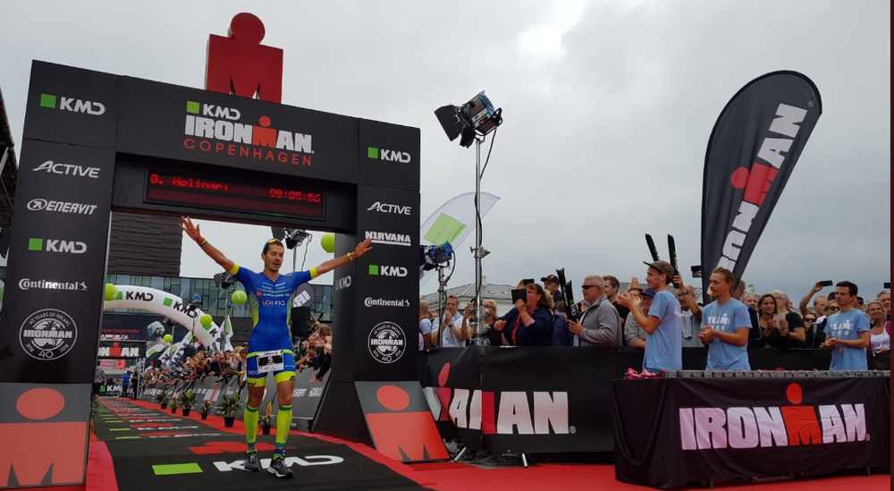 Giulio Molinari taglia il traguardo dell'Ironman Copenaghen 2018 in terza posizione a soli 8 secondi dalla migliore prestazione italiana sulla distanza e... vola all'Ironman Hawaii 2018