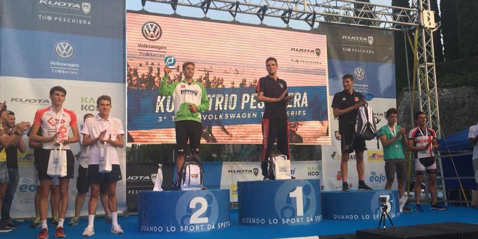 Massimo De Ponti (C.S. Carabinieri) vince il Kuota TriO Peschiera 2018, trathlon olimpico, davanti all'austriaco Thomas Steger e a Nicola Azzano (The Hurricane)