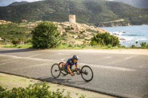 Alex Zanardi chiude il Challenge Sardinia Forte Village 2018 in 04:02:12 migliorando di 15 minuti il suo personale (Foto ©Activ'Images)