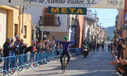 Alistair Brownlee vince una gara ciclistica master in Spagna e… si solleva qualche polemica