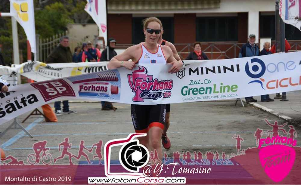 Chiara Masini Luccetti (C.S. Carabinieri) vince il Triathlon Sprint Montalto di Castro 2019 
(Foto ©fotoincorsa.com).