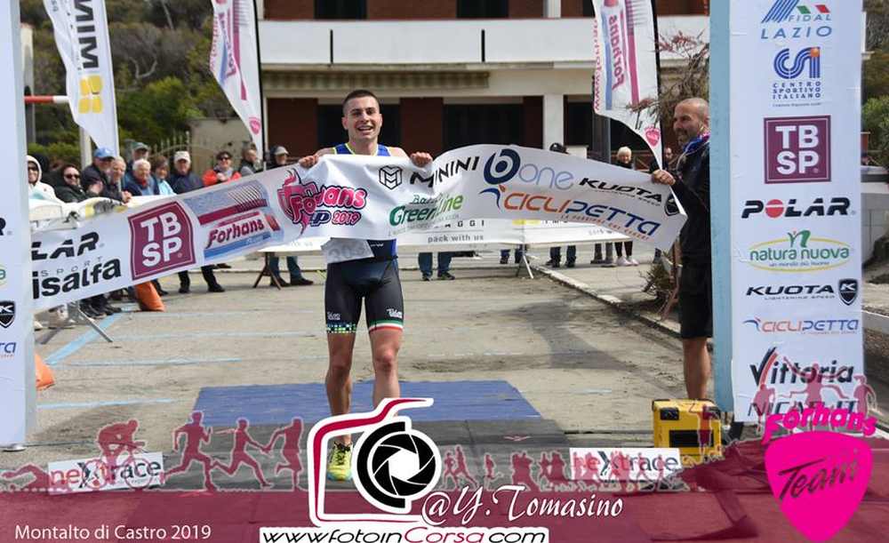 Edoardo Petroni (Team Ladispoli Triathlon) si aggiudica il Triathlon Sprint Montalto di Castro 2019 (Foto ©fotoincorsa.com).