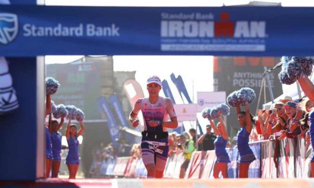 Lucy Charles e Ben Hoffman dominano l’Ironman South Africa. Tra i top 10 Federica De Nicola e Giulio Molinari