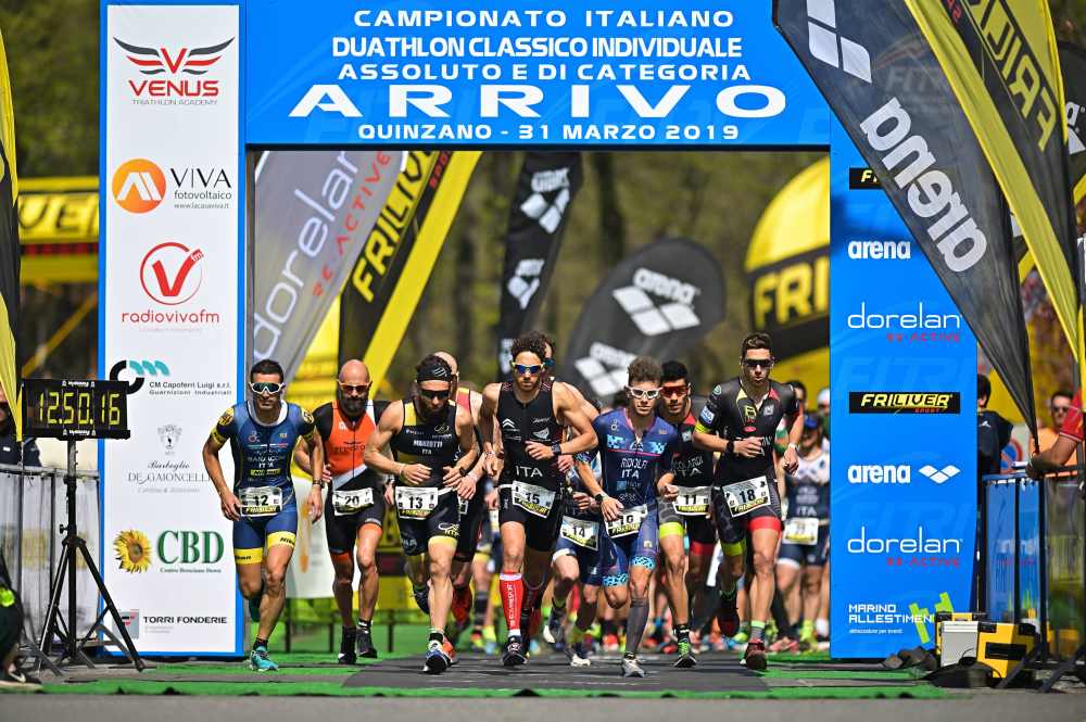 Il via della gara maschile dei Tricolori Assoluti e Age Group di duathlon classico 2019 (Foto ©Dani Fiori).